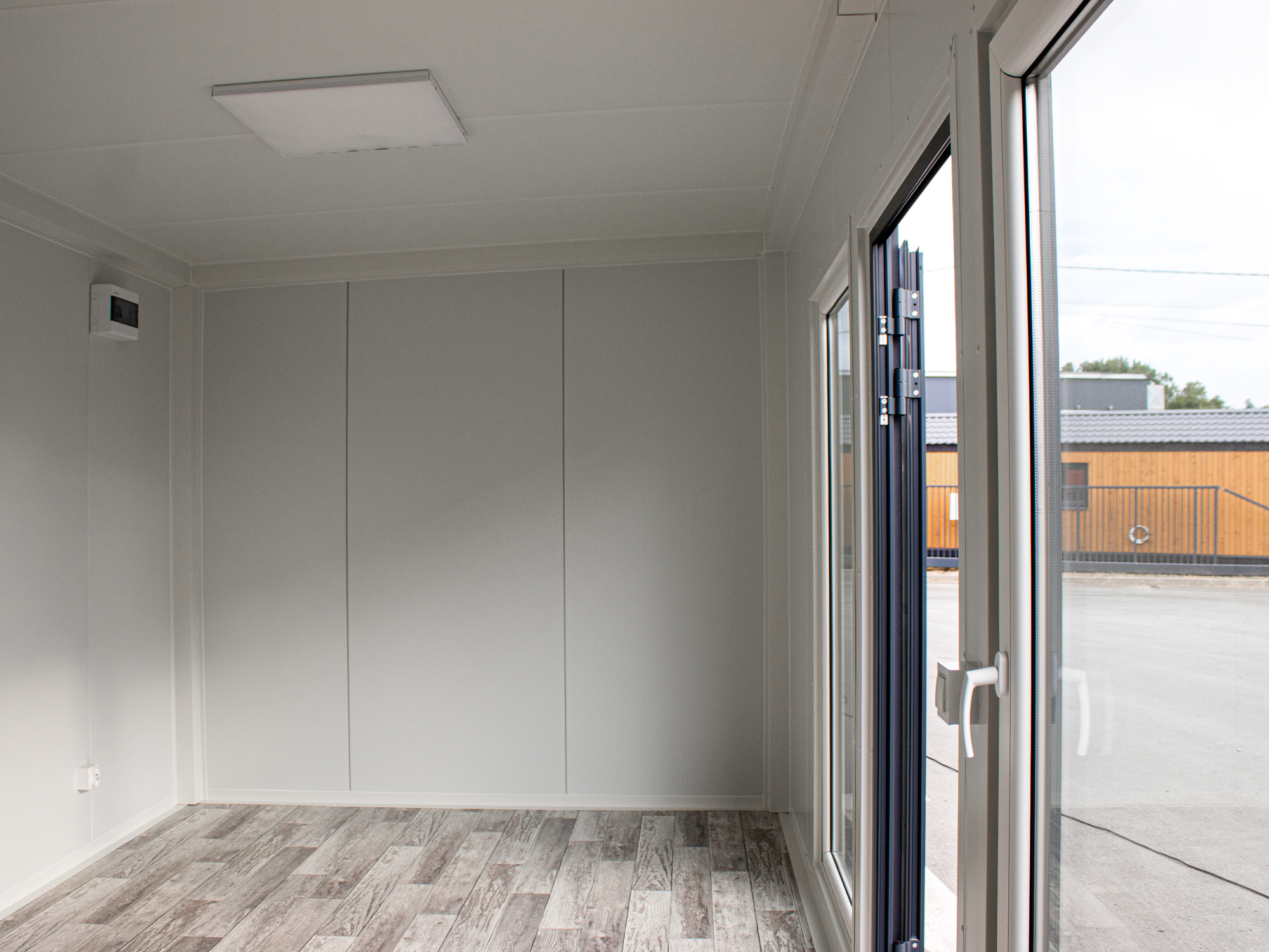 Module Montpellier – bureau de vente mobile élégant et fonctionnel